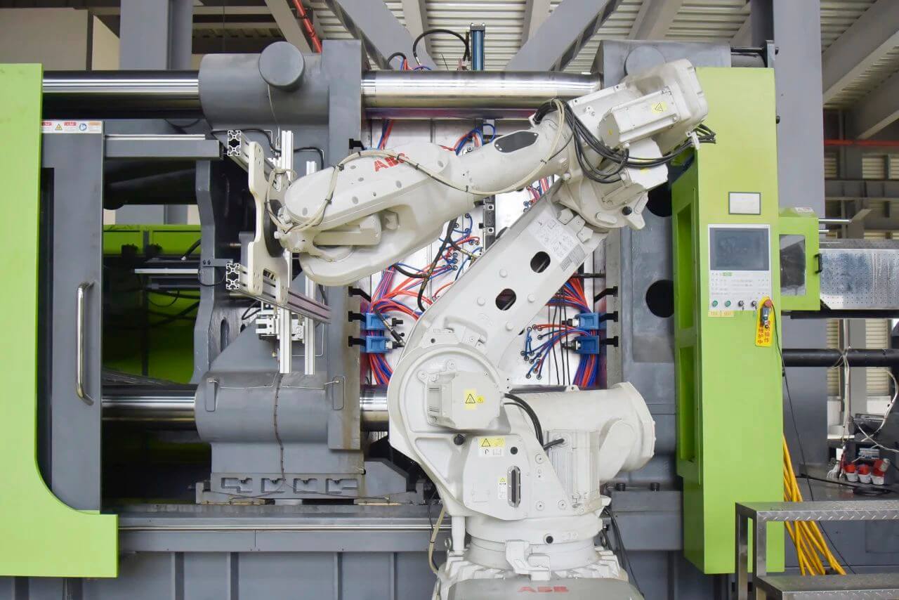 1697264900687412.jpg ABB机械手.jpg